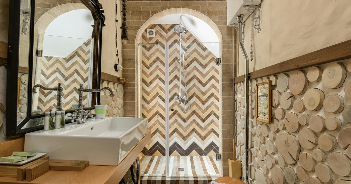 Projekt łazienki w stylu boho – naturalne materiały i ciepłe kolory