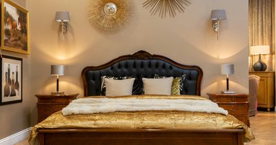 Łóżko tapicerowane w stylu glamour – luksus w sypialni