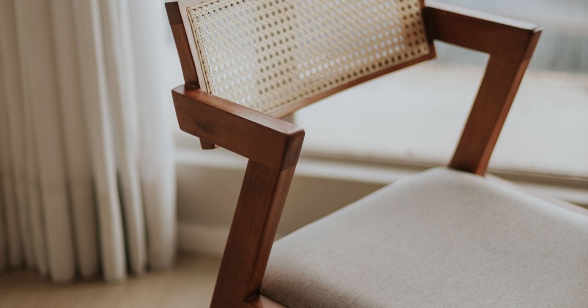 Meble drewniane do salonu – naturalne piękno