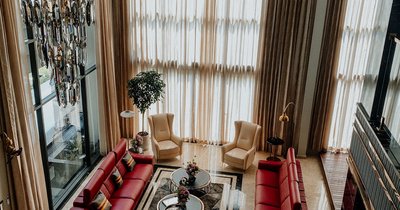 Eleganckie meble do salonu – klasyka i styl