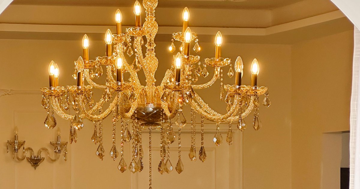 Lampy do salonu sufitowe – aranżacja wnętrza
