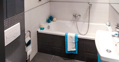Mała łazienka z wanną – wygoda w małej przestrzeni