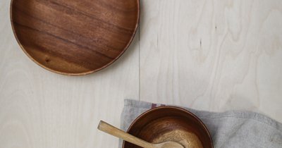 Naturalne materiały w stylu skandynawskim – drewno, len i kamień